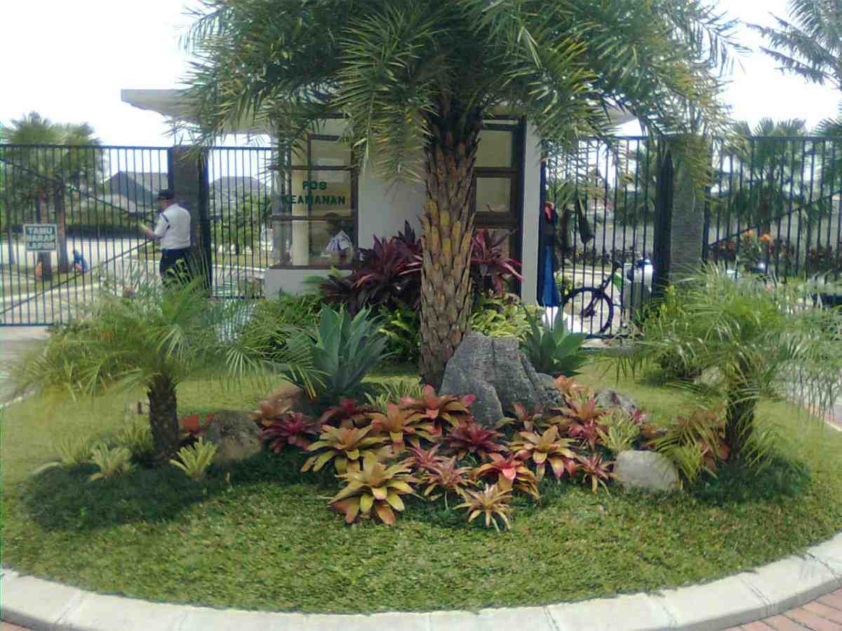 Jasa kontraktor landscape Malang untuk taman tropis dan area hijau bangunan